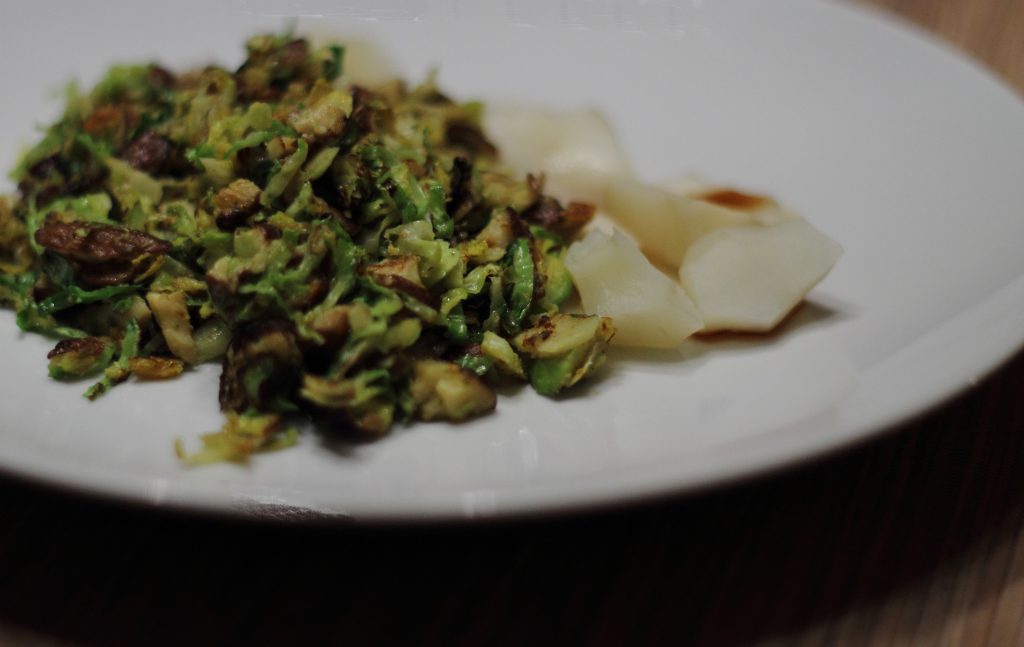 Kohl mal anders – Rosenkohljulienne mit Shiitakepilzen und Topinambur ...