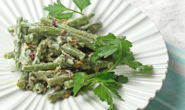 Salat von grünen Bohnen mit Orangen-Petersiliencreme