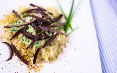 Es schmeckt nach Heimat – Salade Ganzaliesl (Sauerkrautsalat mit confierten Gänsemägen)