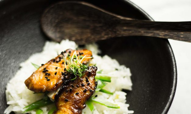Forellen-Quintett mit Miso, Mirin und den Zuckerschoten