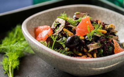 Das kleine Schwarze auf dem Teller