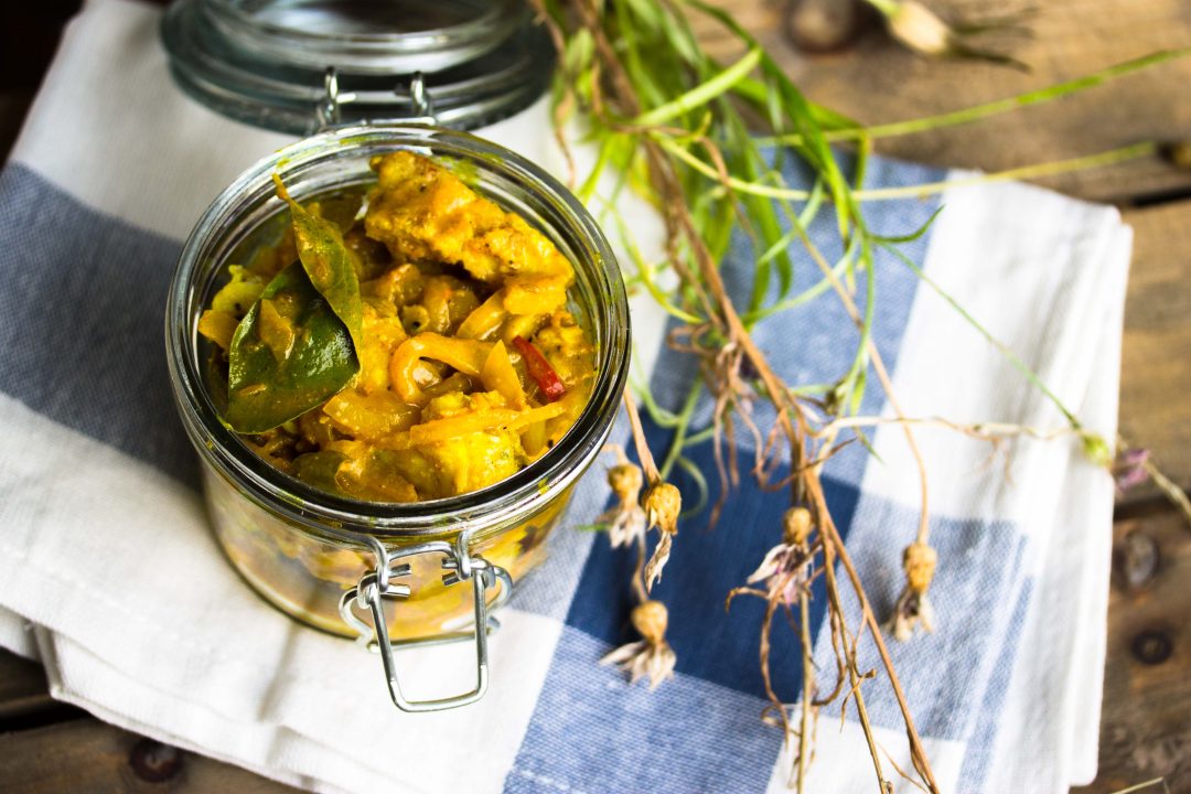 Südafrikanisches Cape Malay Chicken Curry im Kochsack gegart - Dinner ... Südafrikanisches Cape Malay Chicken Curry im Kochsack gegart - Dinner ...