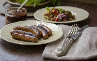 Selbstgemachte Merguez Würste mit Quinoa Taboulé „rouge“