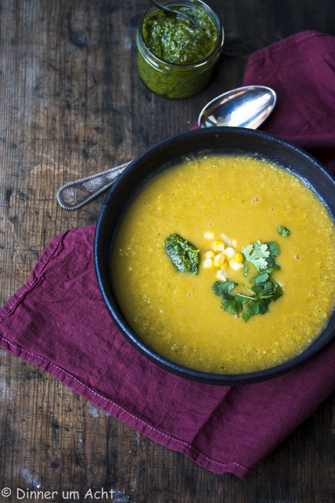 Seidige Maiscremesuppe mit Walnuss-Koriander-Zitronen Pesto (1 von 1)