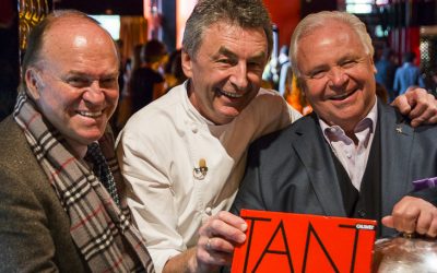 Die tantrischen Schwebewesen und ein feuerrotes Buch