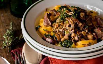 Üppige Feste und jetzt die Reste – Tagliatelle mit Reh Filet, Pilzen und Haselnuss Pesto