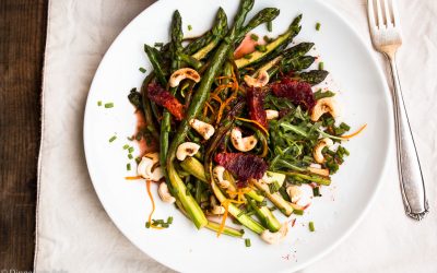 Spargel, Ahornsirup, Cashews und Blutorangen