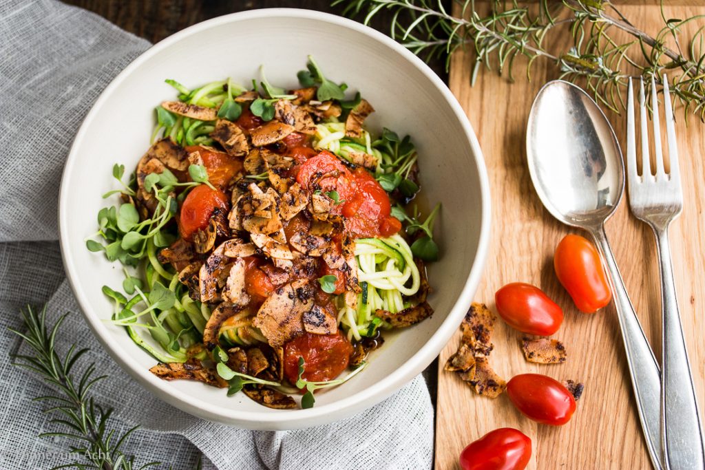 Pasta mit scharfer Chorizo, Blattspinat und frischer Tomaten-Gewürz ...