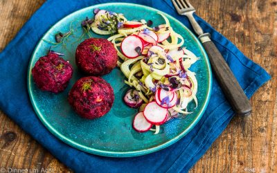Das beste Falafel mit Roter Bete  und Radieschen-Fenchel Salat mit Drachenkopfblüten