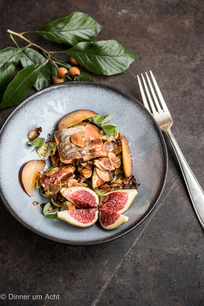 Forelle mit Rosenkohl, Feigen und Mandeln - Dinner um Acht