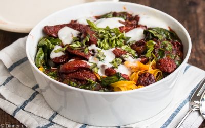 Pasta mit scharfer Chorizo, Blattspinat und frischer Tomaten-Gewürz Sauce