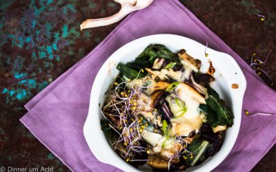 Bittersüß – Radicchio, Mangold und Kräutersaitlinge mit Taleggio und Trüffelhonig