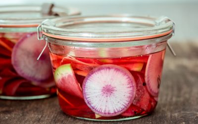 Wassermelonen Rettich und lila Rettich asiatisch eingelegt