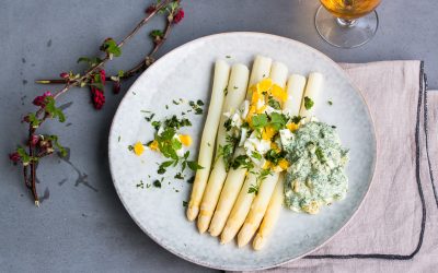 Das Glück des ersten Spargels, Geigers kühne Saftkompositionen und warum das neue Buch von Nicole Klauß über nicht-alkoholische Menübegleitung einfach wichtig ist