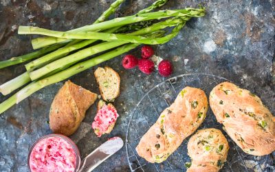 Zum Spargelfinale – einmal noch Spargelbrioche mit Himbeer-Miso Butter
