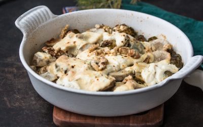 Rosenkohl-Topinambur Gratin mit Orangenschmand und Walnüssen