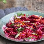 Der schönste Salat der Saison – Ringelbete, Blutorange und Granatapfel