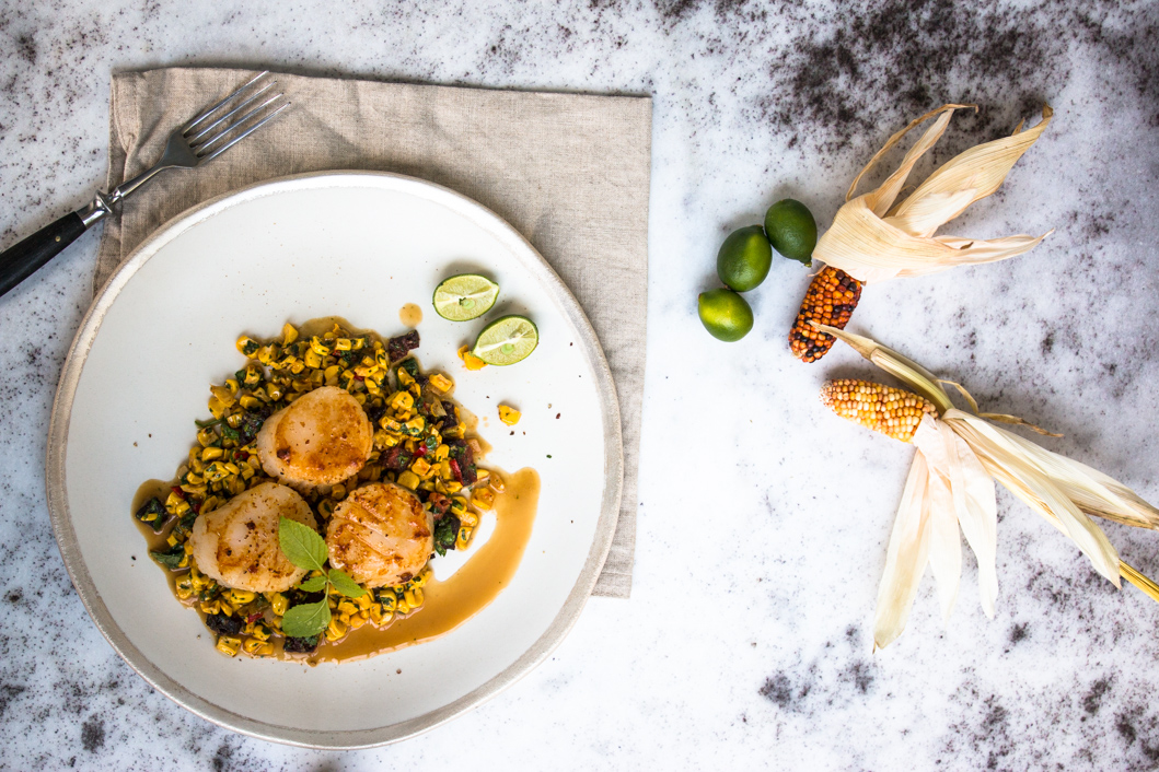 Viva Mexiko! – Jakobsmuscheln in Chorizo Öl mit Mais und Chili