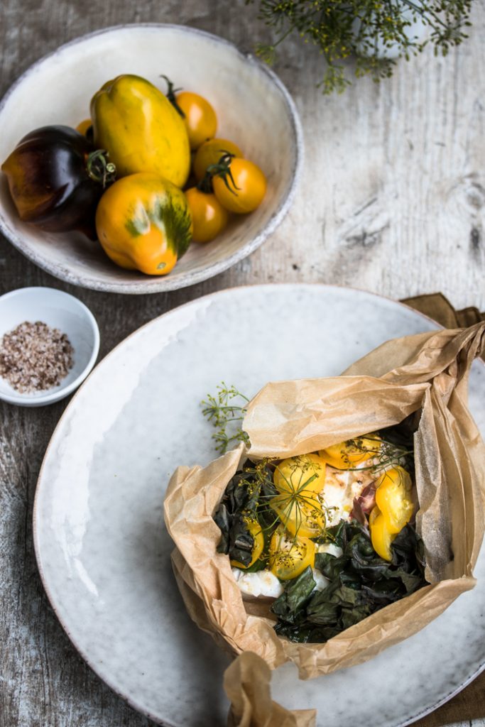 Kabeljau mit Dillblüten, Lakritz und gelben Tomaten „en Papillote ...