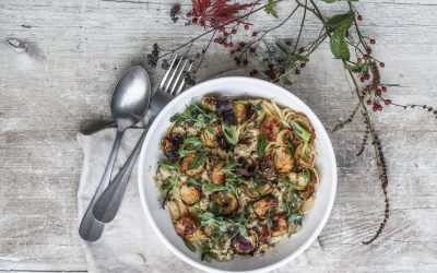 Spaghetti mit Zwiebel-Sherry Sauce und ofengeröstetem Rosenkohl