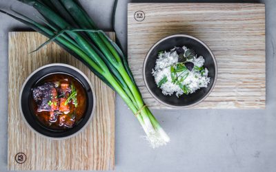 Rippchen in Shoyu und Rotwein geschmort, meine Liebe zum Holz und wunderschöne Eichenholzbrettchen zu gewinnen