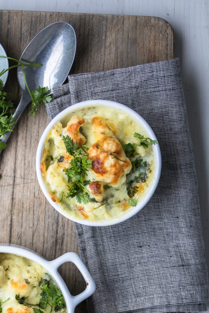 Blumenkohlgratin mit Zitronen-Kerbel Béchamel - Dinner um Acht Blumenkohlgratin mit Zitronen-Kerbel Béchamel - Dinner um Acht