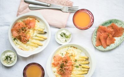 Spargelgratin mit Rauch-Lachs und Orangen-Dill-Schmand