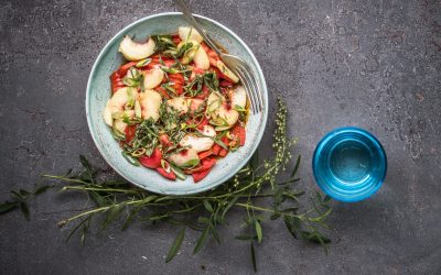 Tomaten-Pfirsich Salat mit Estragon Vinaigrette
