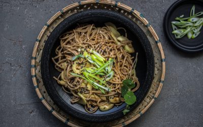 Kalte Sobanudeln mit Sesamsauce