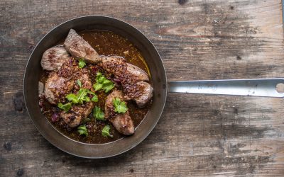 Rehschnitzel in Whisky-Senf Sauce mit Cranberry-Flower-Sprouts