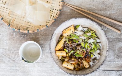 Schnelle Veggie Bowl mit Spargel, Edamame und Austernpilzen