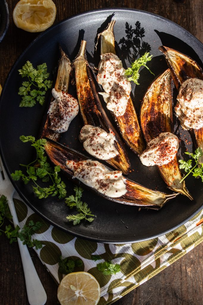 Auberginen mit Sesam-Knoblauch-Joghurt - Dinner um Acht