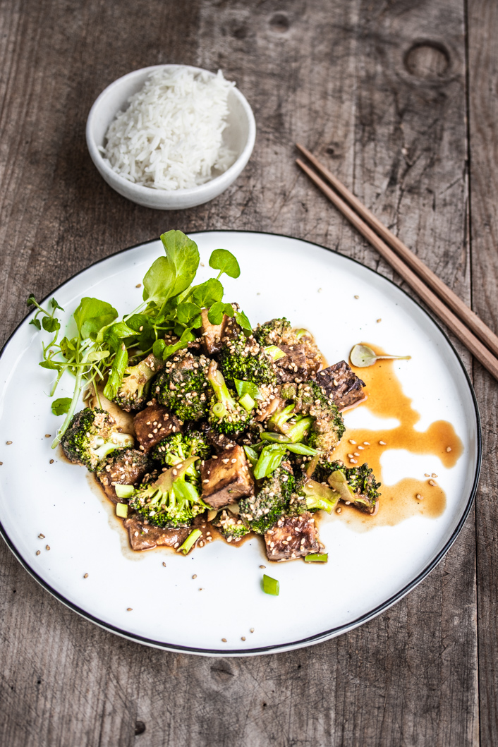 Asiatischer Sesam-Tofu mit Broccoli - Dinner um Acht