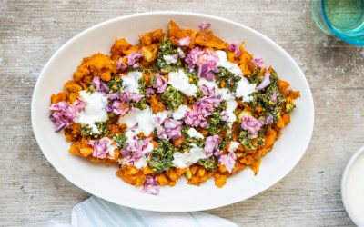 Ottolenghis fabelhafte Test Kitchen und Möhrenstampf mit Pistazien-Pesto und gepickelten Zwiebeln