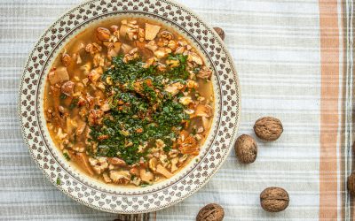 Walnuss Suppe mit Pilzen