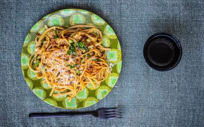 Koreanisch-amerikanische Knoblauchnudeln