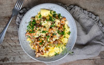 Pappardelle mit Pfifferlingen und Miso-Knoblauch-Sahne