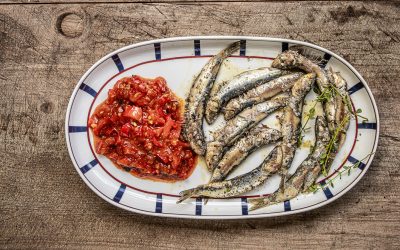 Piperade aus dem französischen Baskenland mit Sardinen