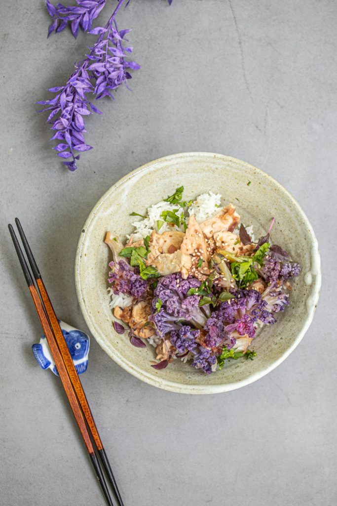 Butterzartes Sesamhühnchen mit wildem Lila Blumenkohl - Dinner um Acht