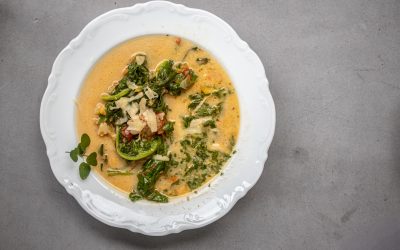 Kichererbsen-Parmesan Suppe mit getrockneten Tomaten, Mangold und Salsiccia