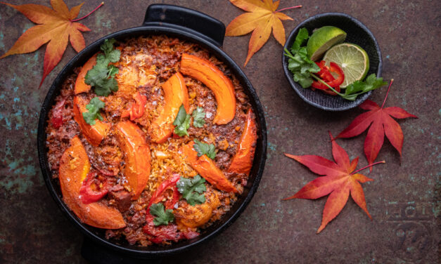 Huhn mit Kürbis, Chili, Chorizo und Reis (one Pot)